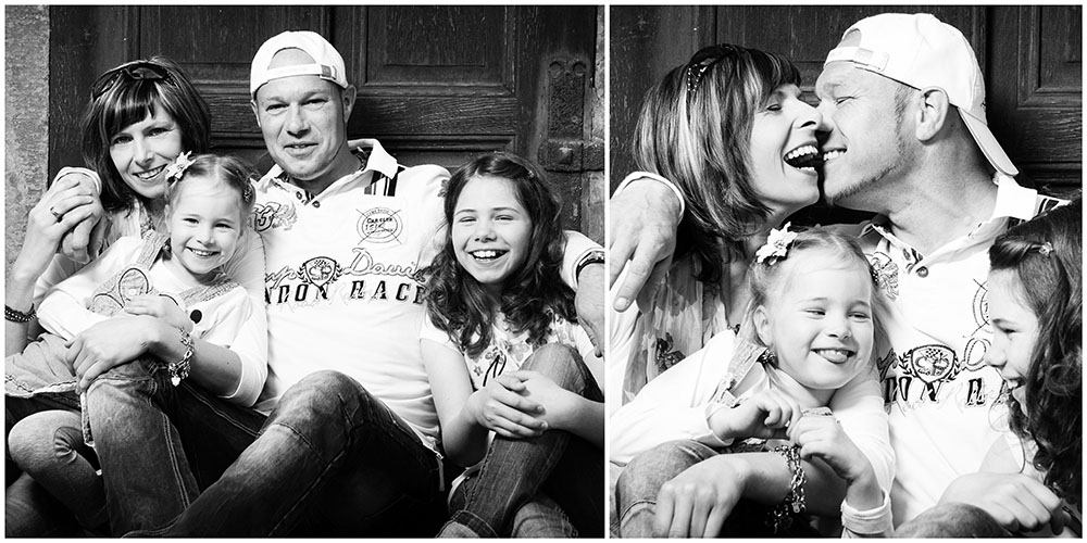 2 Familienportraits einer lachenden Familie mit 2 Kindern in Schwarz/Weiß